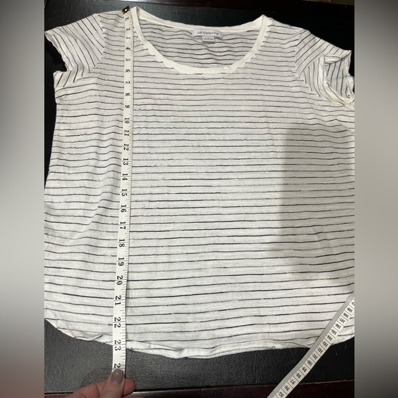 Liz Claiborne tee - Picture 7 of 7
